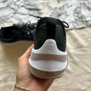 Nike Air Max used US 8.5